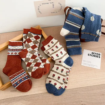 Дамски есенни и зимни дебели топли вълнени чорапи в японски стил със средна дължина, в стил кафе в японски стил